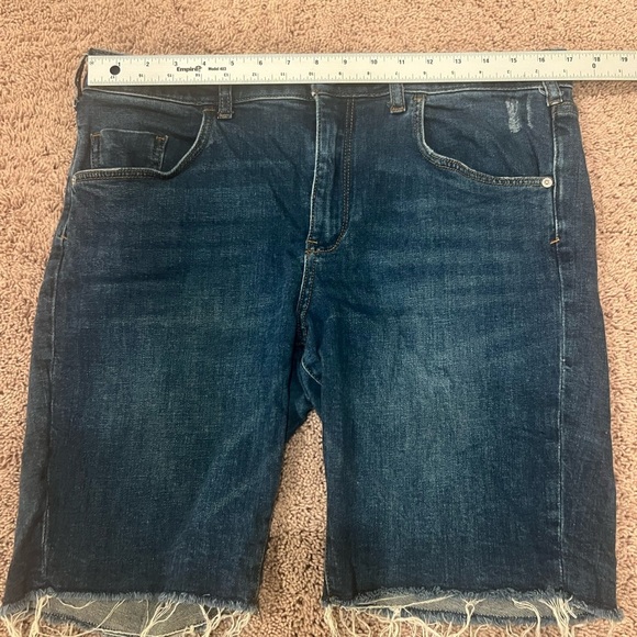 32 Anthropologie pilcro high rise slim jean shorts dark denim raw edge Bermudas - Picture 9 of 11